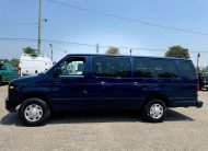 2014 Ford Econoline Wagon 15 Passenger Extended LOW KM
