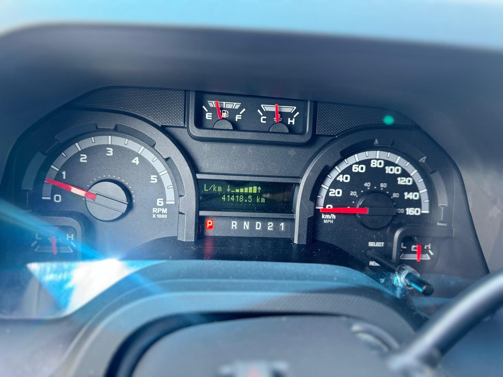 2014 Ford Econoline Wagon 15 Passenger Extended LOW KM