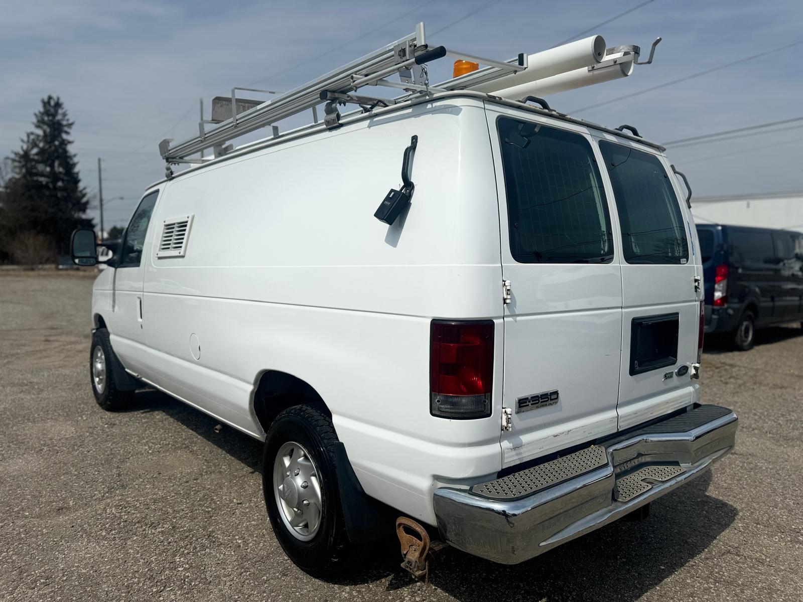 2010 Ford Econoline Cargo Van E-350