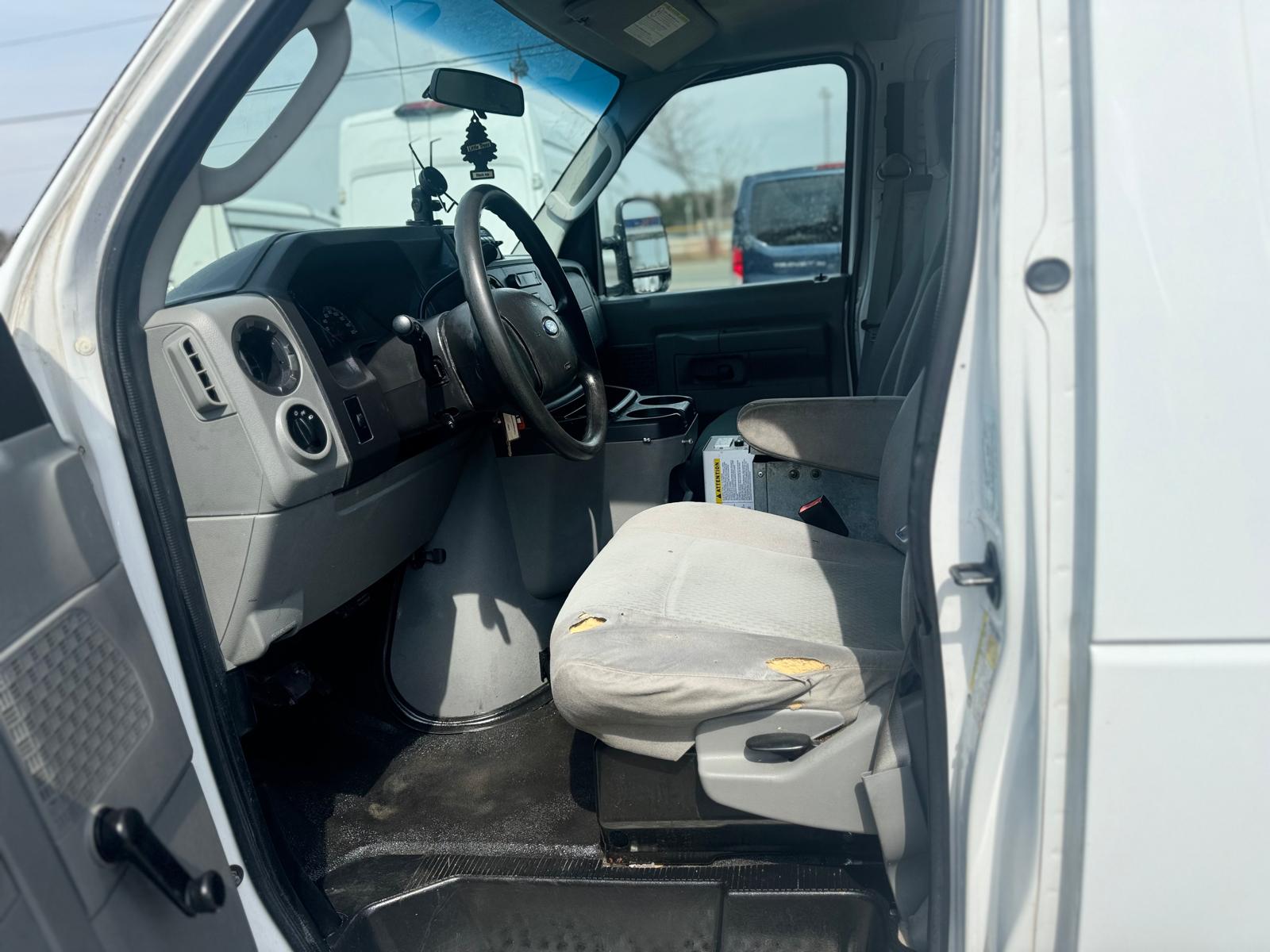 2010 Ford Econoline Cargo Van E-350