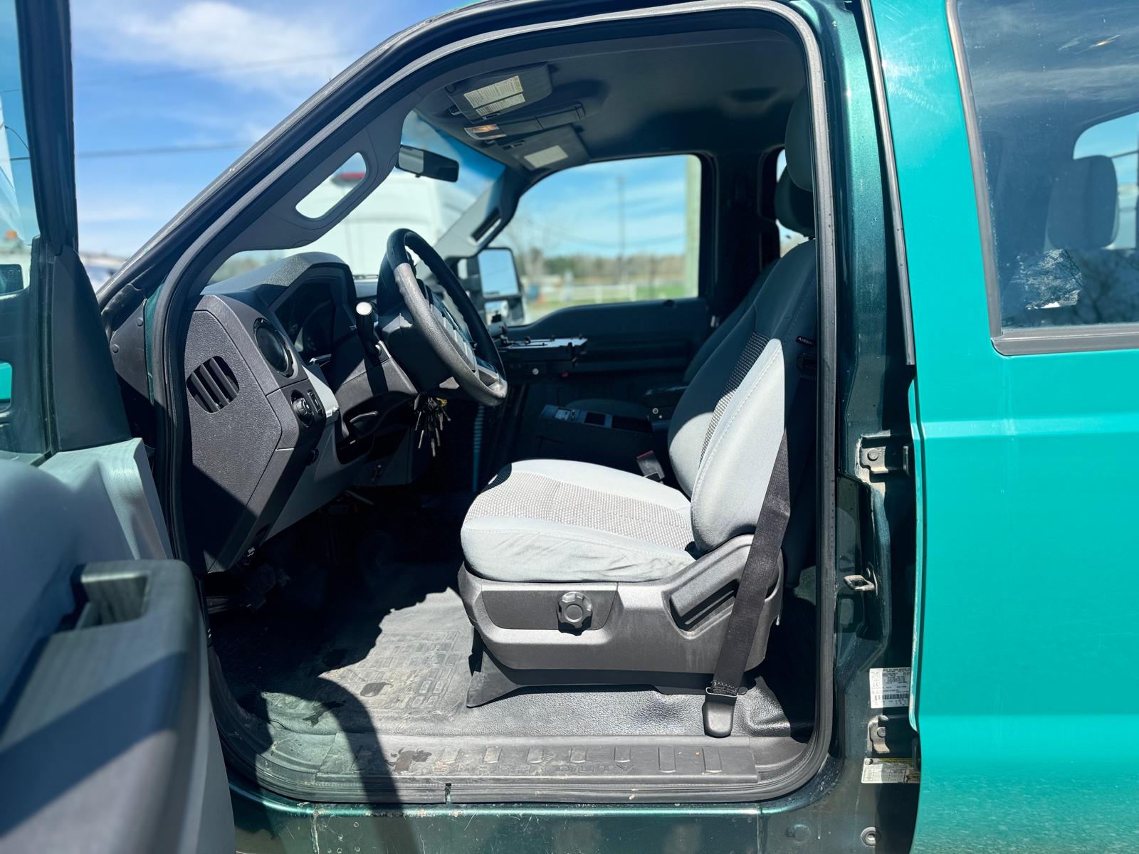 2012 Ford Super Duty F-250 SRW 8ft Box Crew cab