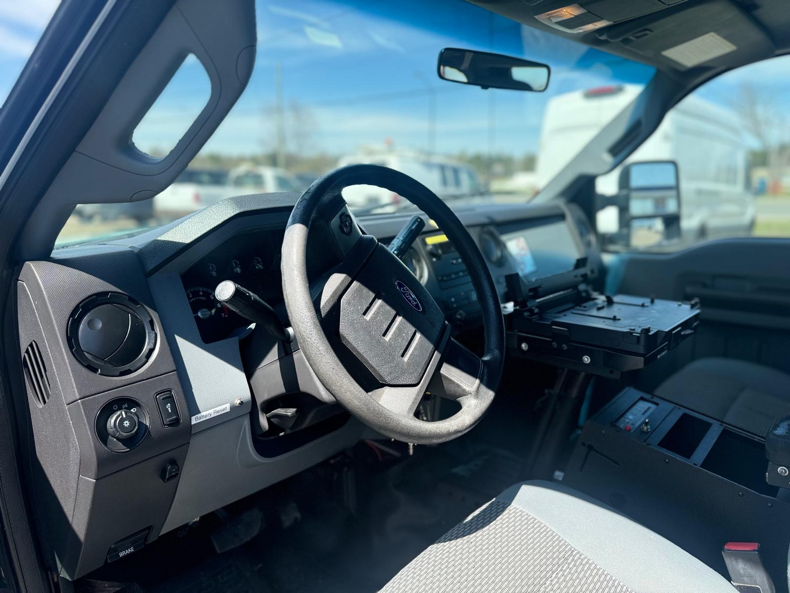 2012 Ford Super Duty F-250 SRW 8ft Box Crew cab