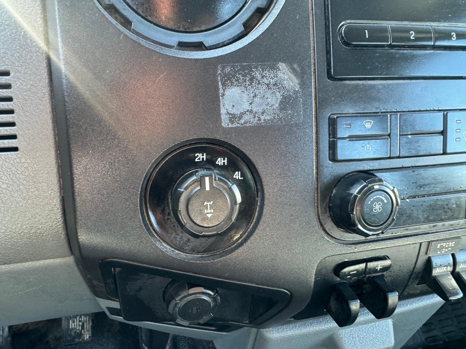 2015 Ford Super Duty F-350 SRW 4×4 Box Cap Crewcab