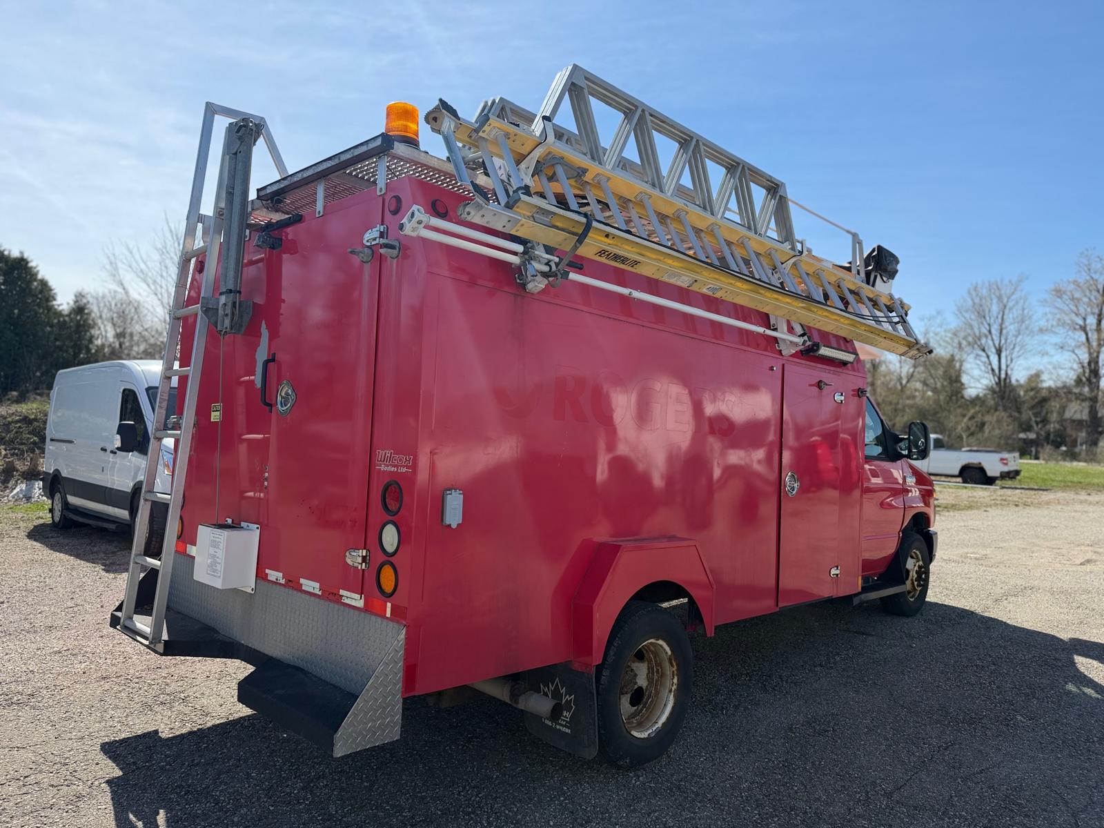 2015 Ford Econoline Commercial Cutaway and Bucket Lift