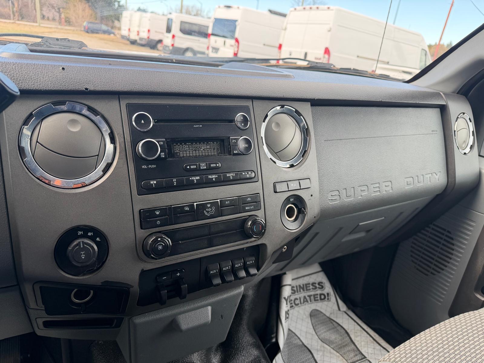 2012 Ford Super Duty F-350 SRW 8Ft Box, 4×4