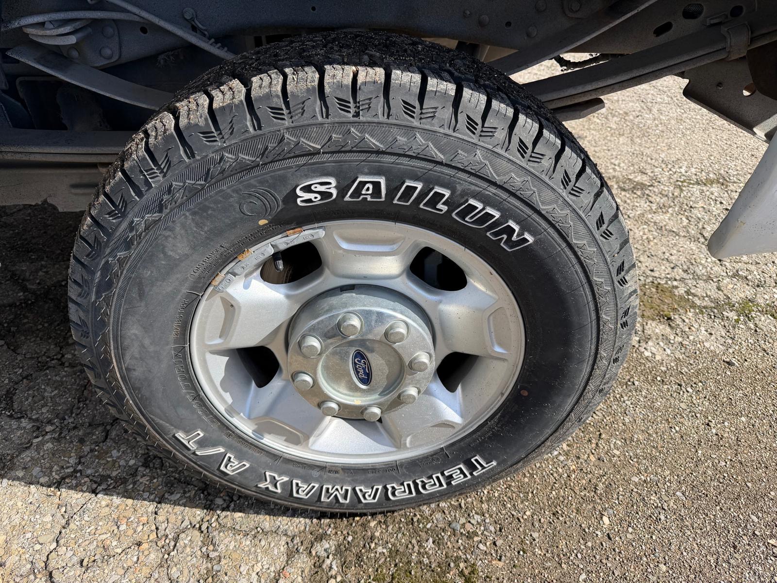 2012 Ford Super Duty F-350 SRW 8Ft Box, 4×4