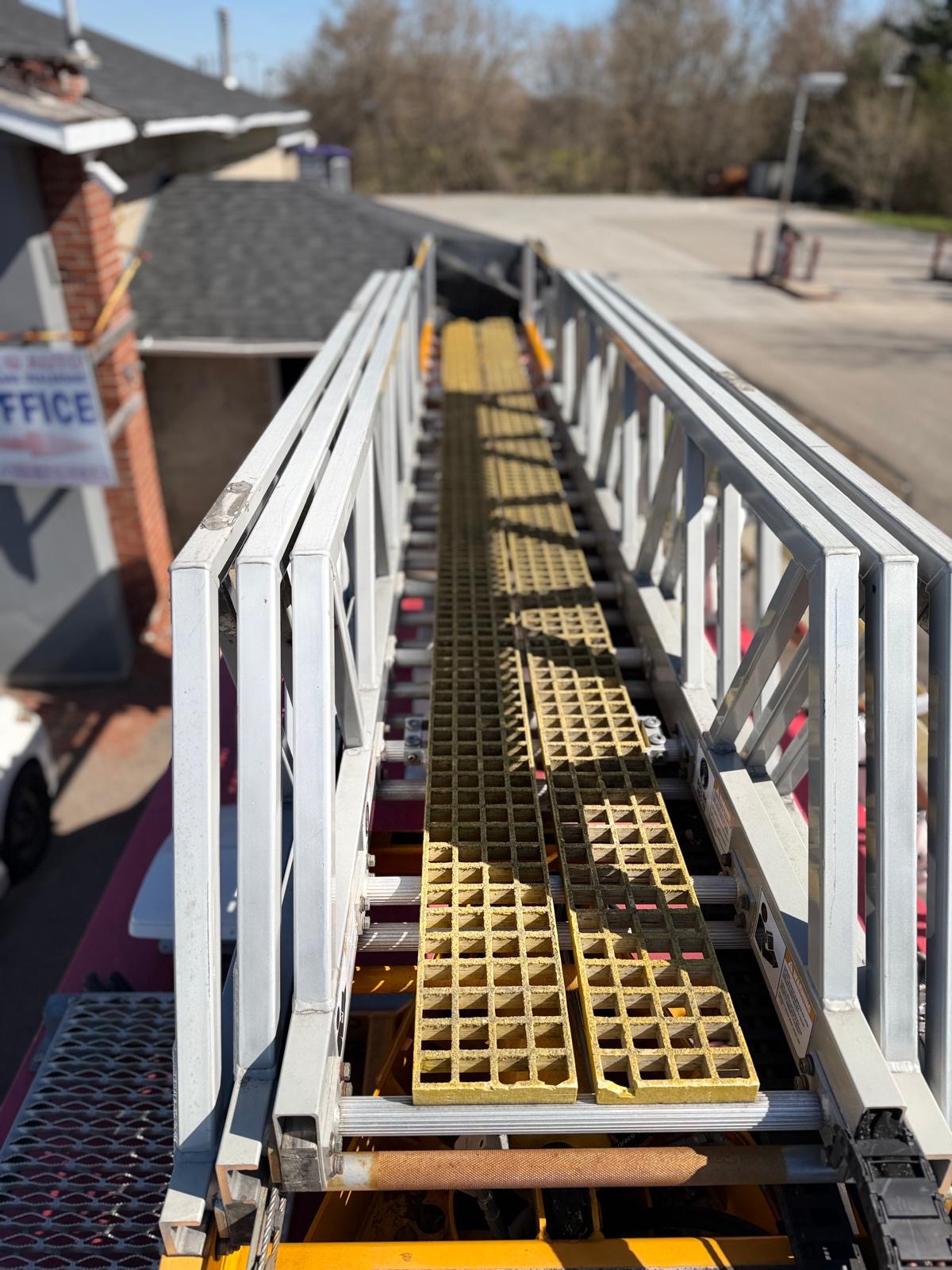 2015 Ford Econoline Commercial Cutaway and Bucket Lift