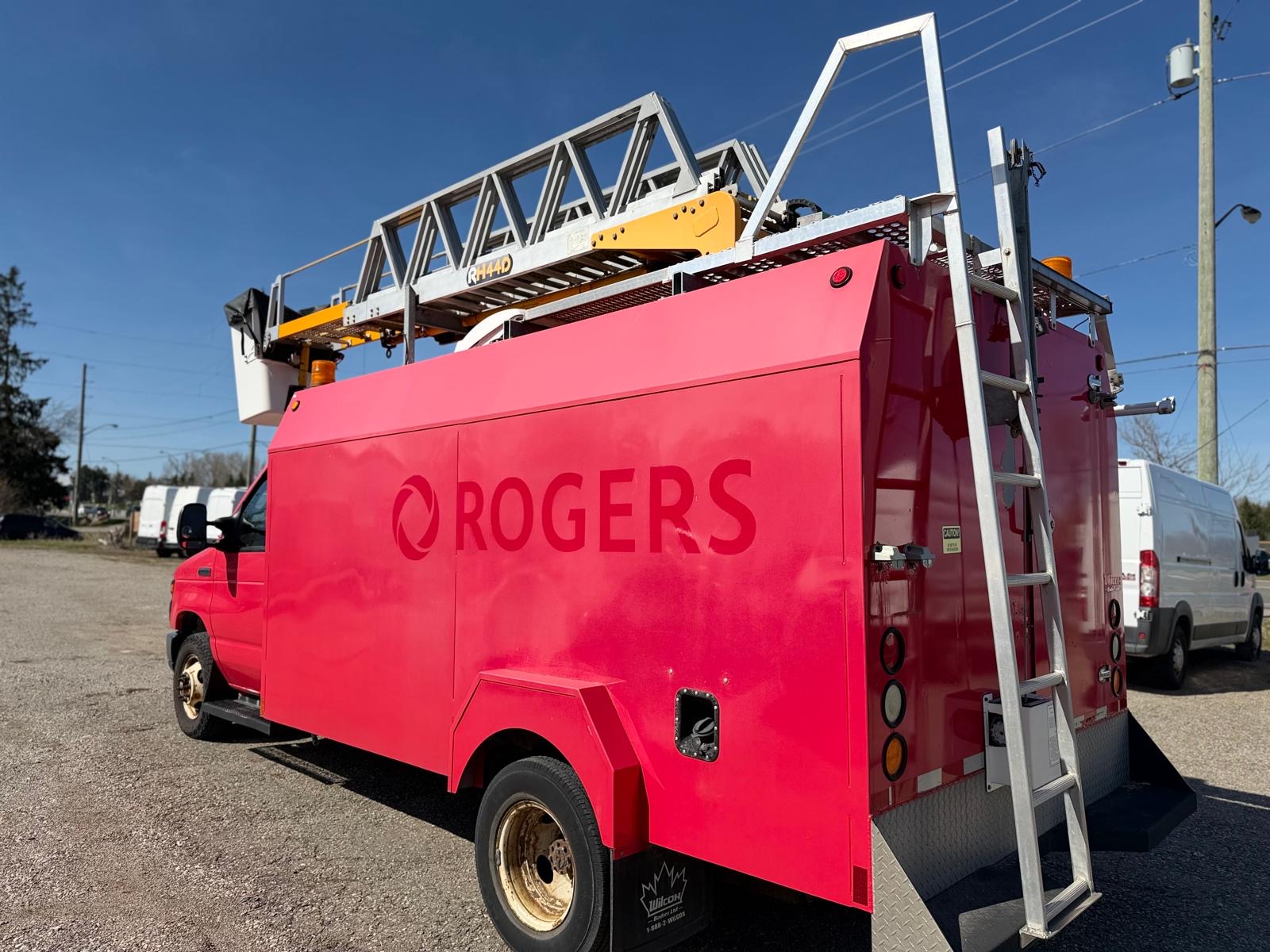 2015 Ford Econoline Commercial Cutaway and Bucket Lift