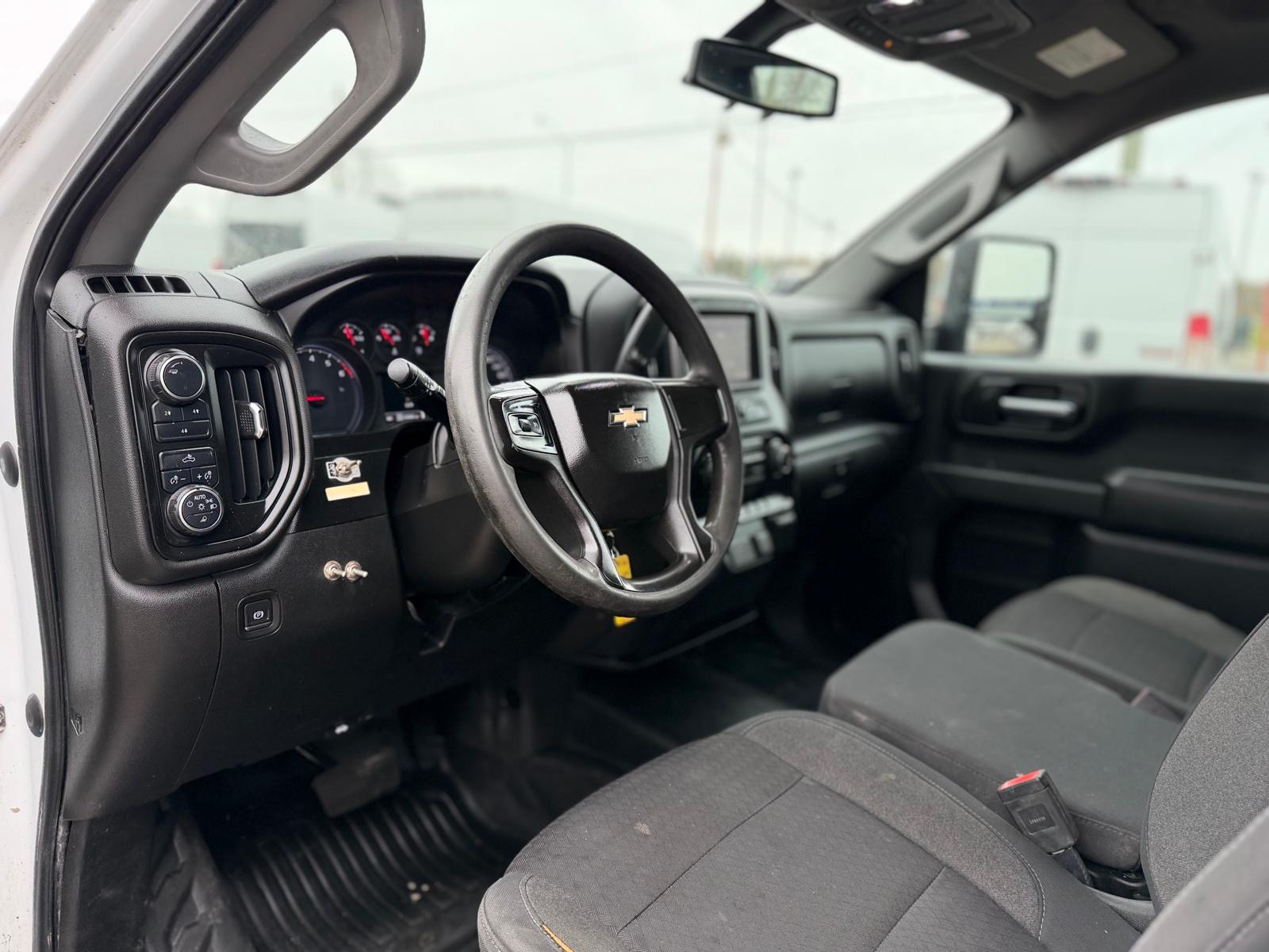 2020 Chevrolet Silverado 2500HD 4×4, 8 Ft. Box