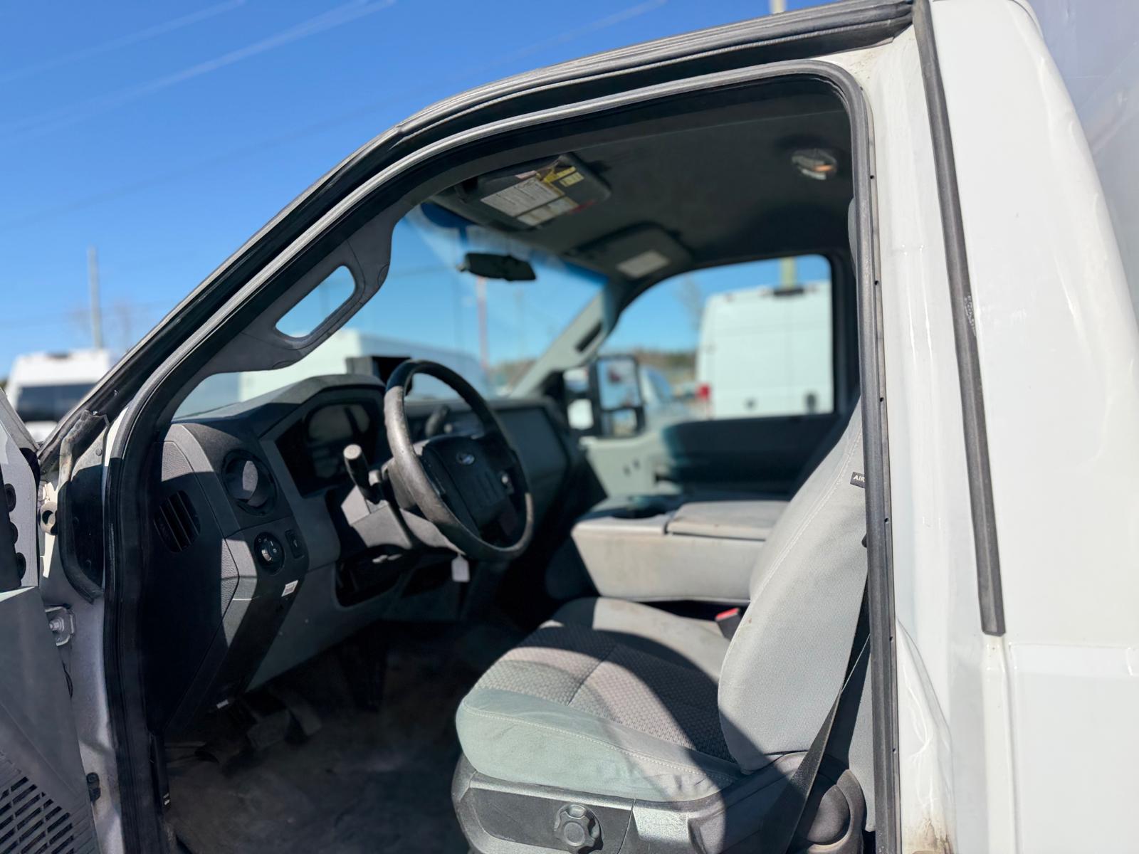 2015 Ford Super Duty F-550 DRW Cube Van