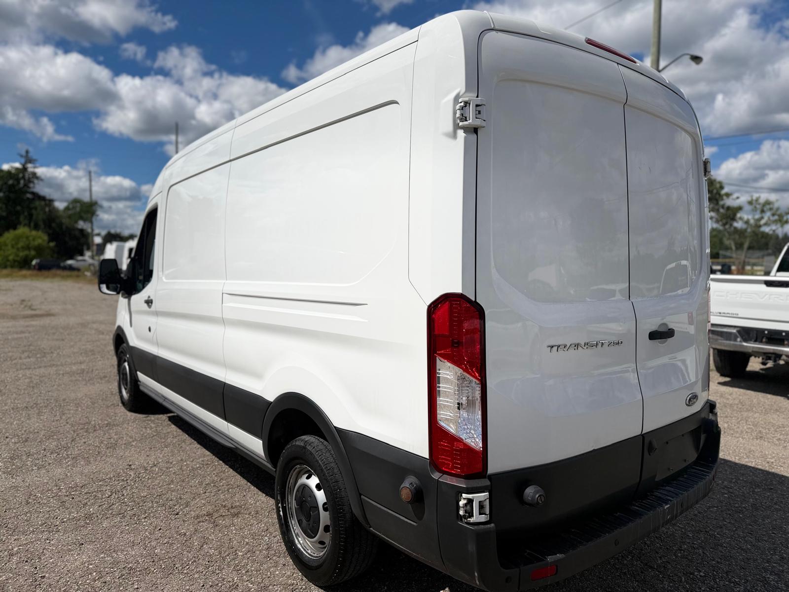 2016 Ford Transit Cargo Van Medium roof