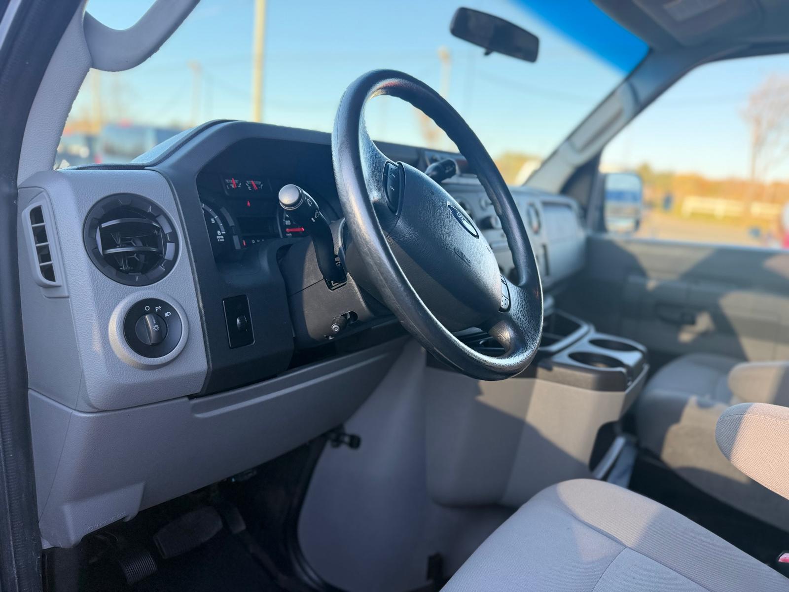 2013 Ford Econoline Wagon 15 Passenger Extended