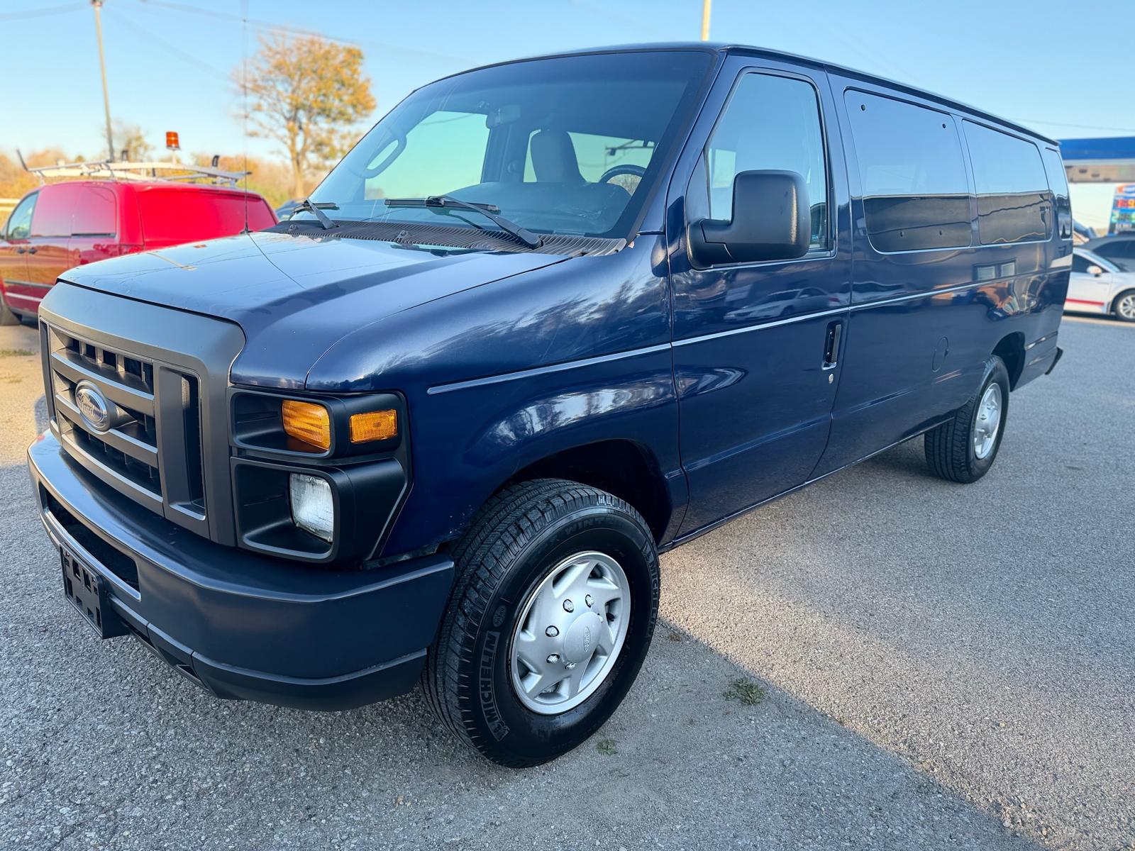 2013 Ford Econoline Wagon 15 Passenger Extended